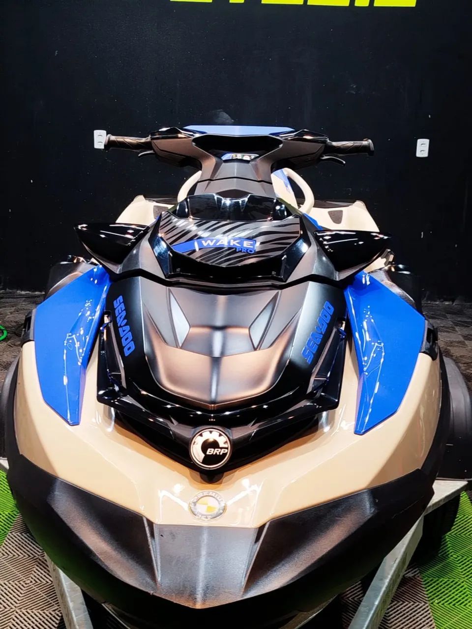 Jetski Seadoo Wake Pro 230
