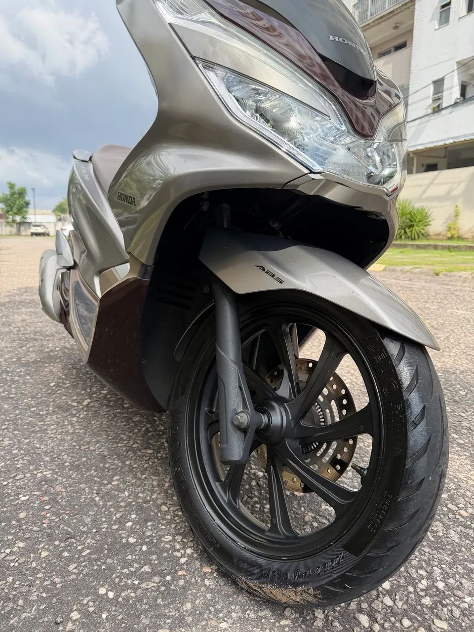 VENDO MOTO PCX QUITADA  - Foto 3