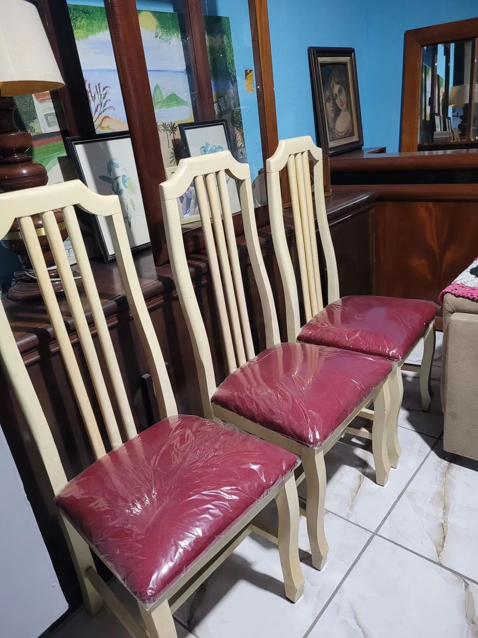 3 cadeiras de madeira maciça 130,00 UNIDADE  - Foto 2