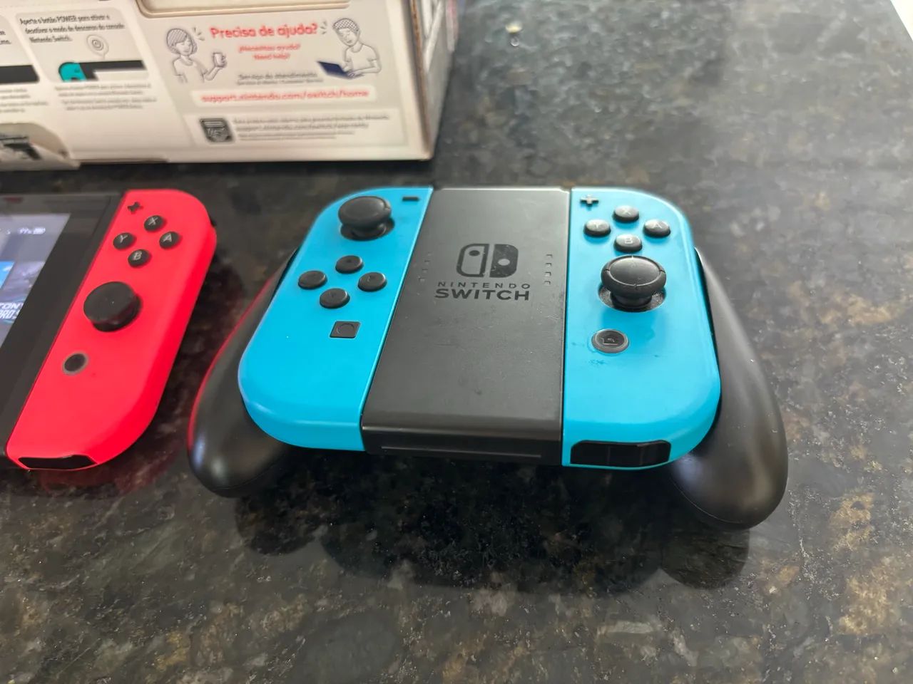 Nintendo switch + 2 controles + case - Foto 2