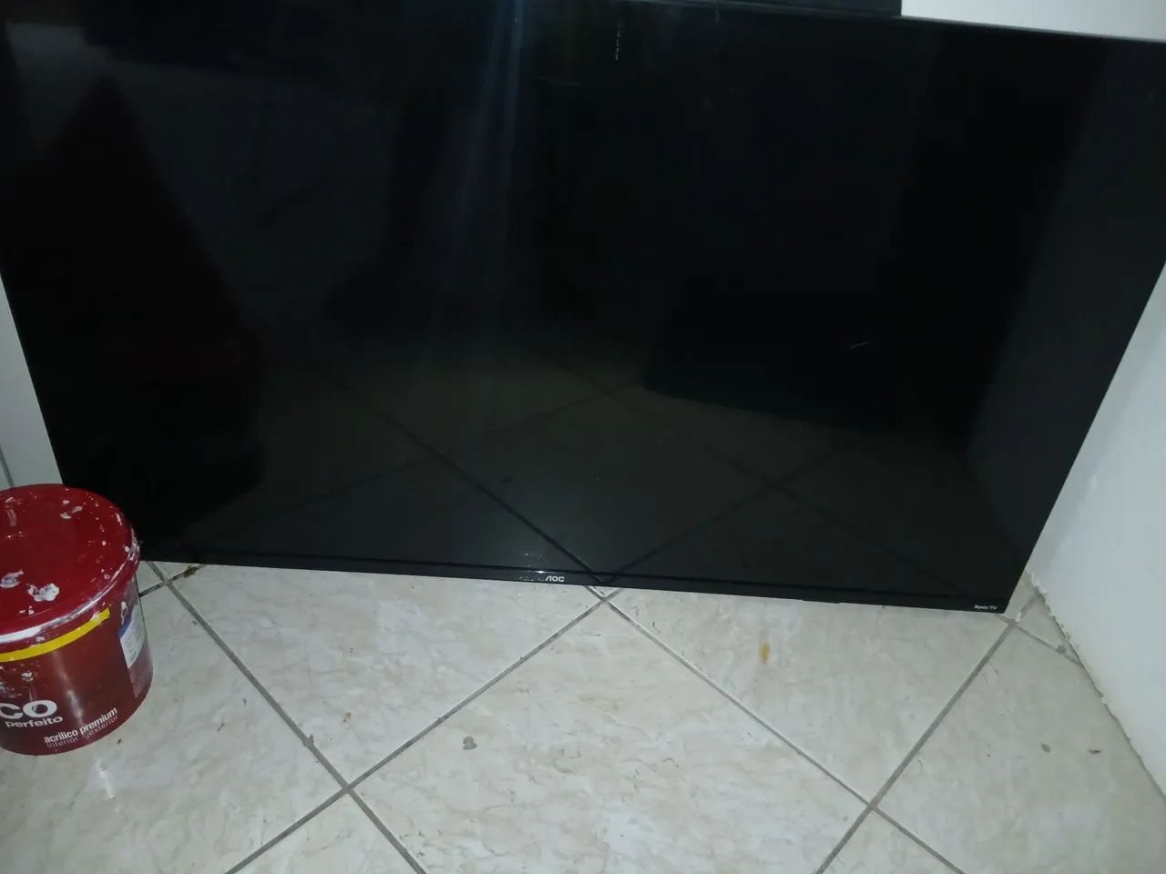 Vendo TV (com defeito) p retirada peças - Foto 3