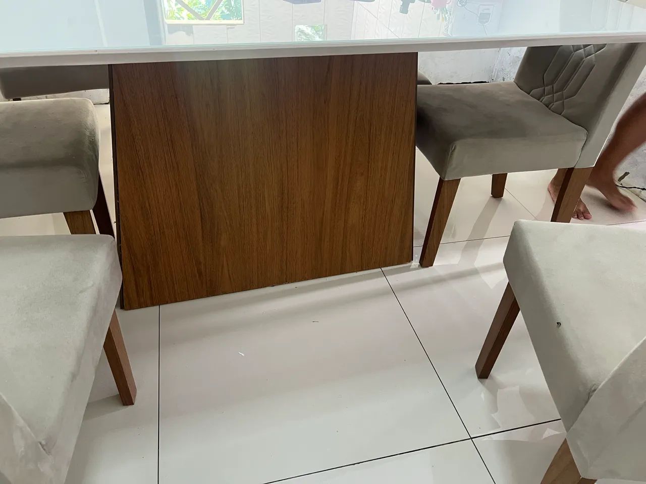 Mesa com 6 cadeiras em ótimo estado  - Foto 4