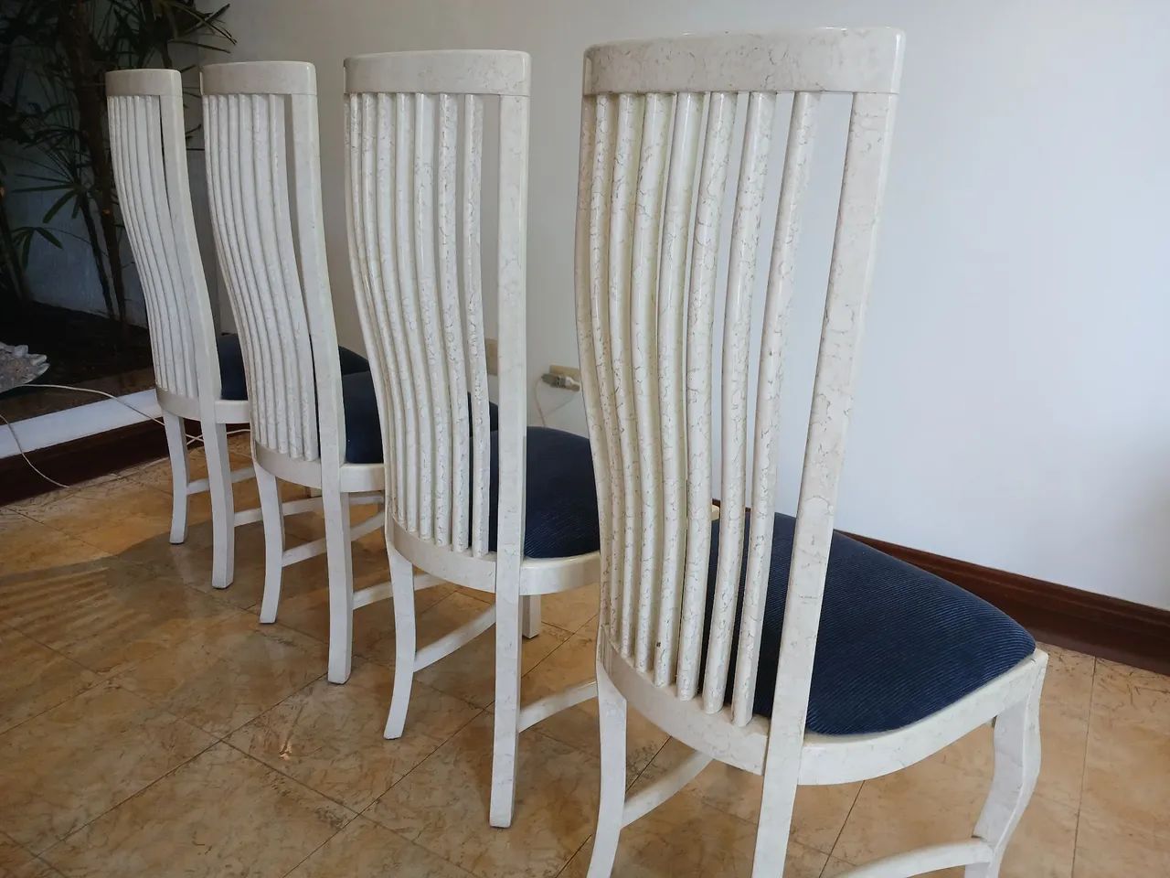 4 Cadeiras de Jantar - Fortes e Elegantes - Foto 4