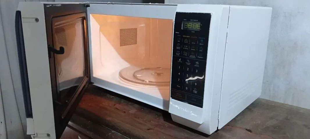 Microondas panasonic 30 litros - Foto 3