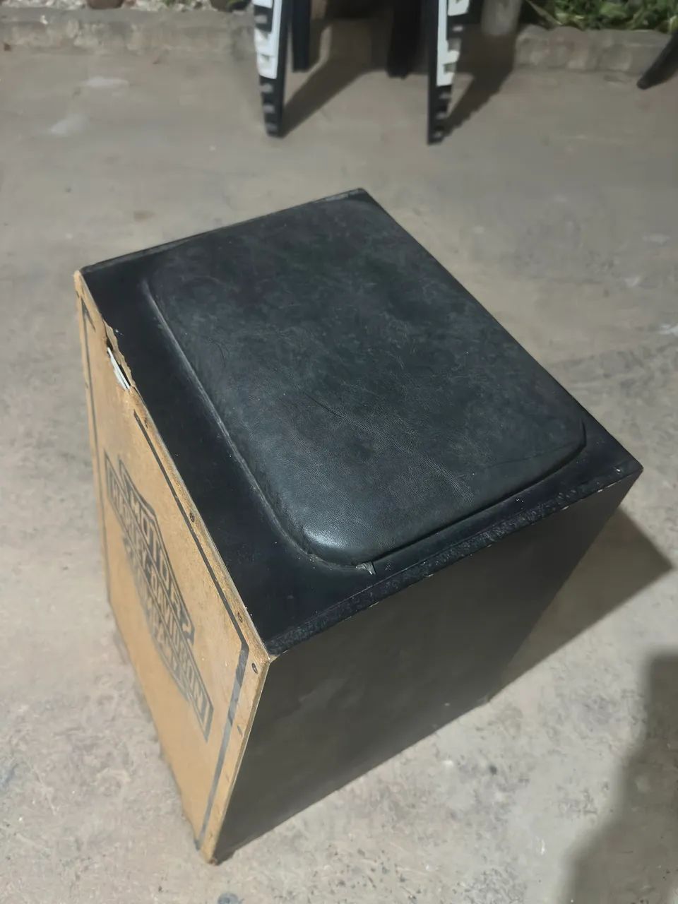 Cajon usado
