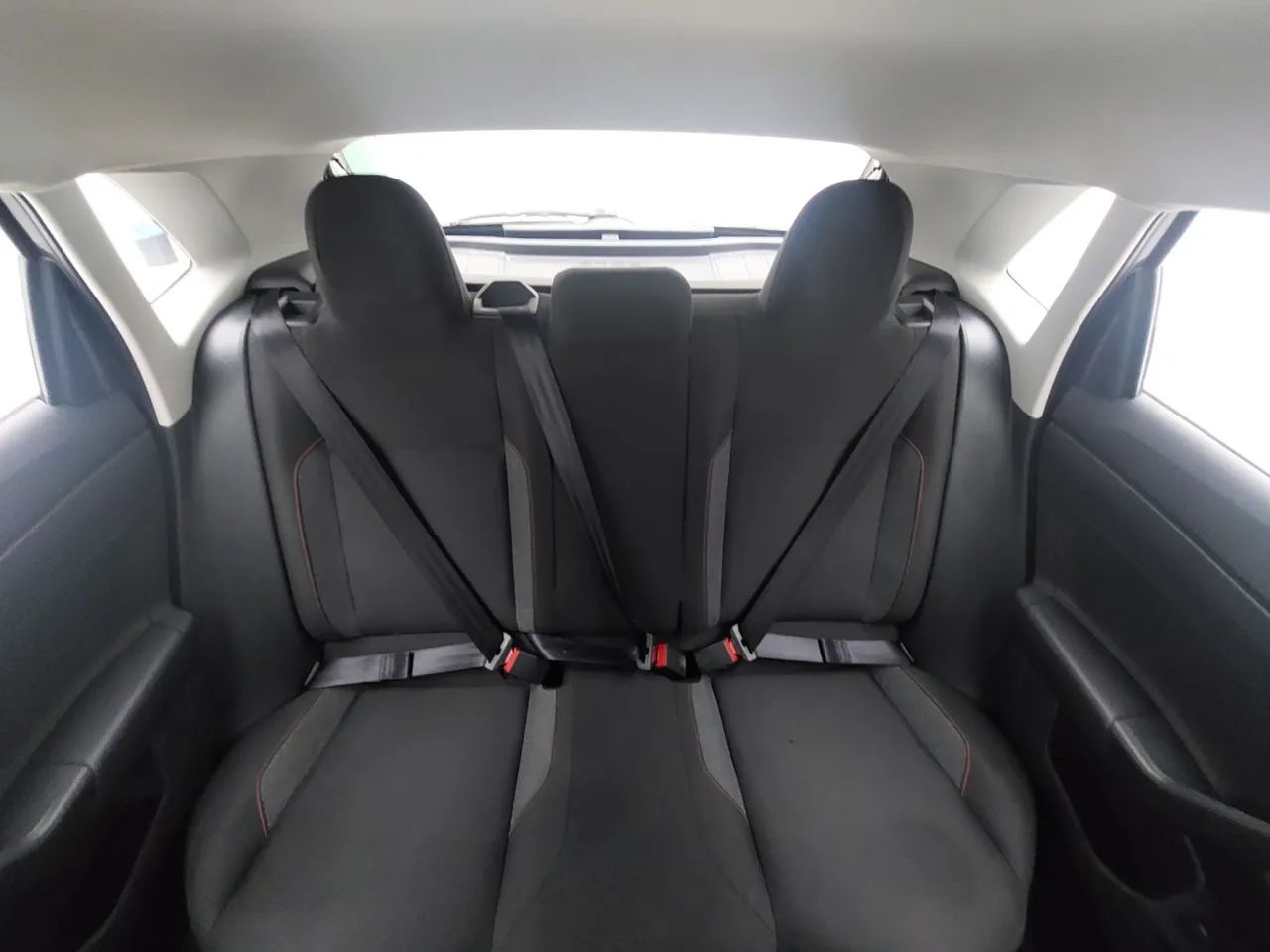 Volkswagen Polo Track 1.0 Flex 12V 5p, foto 18 de 18