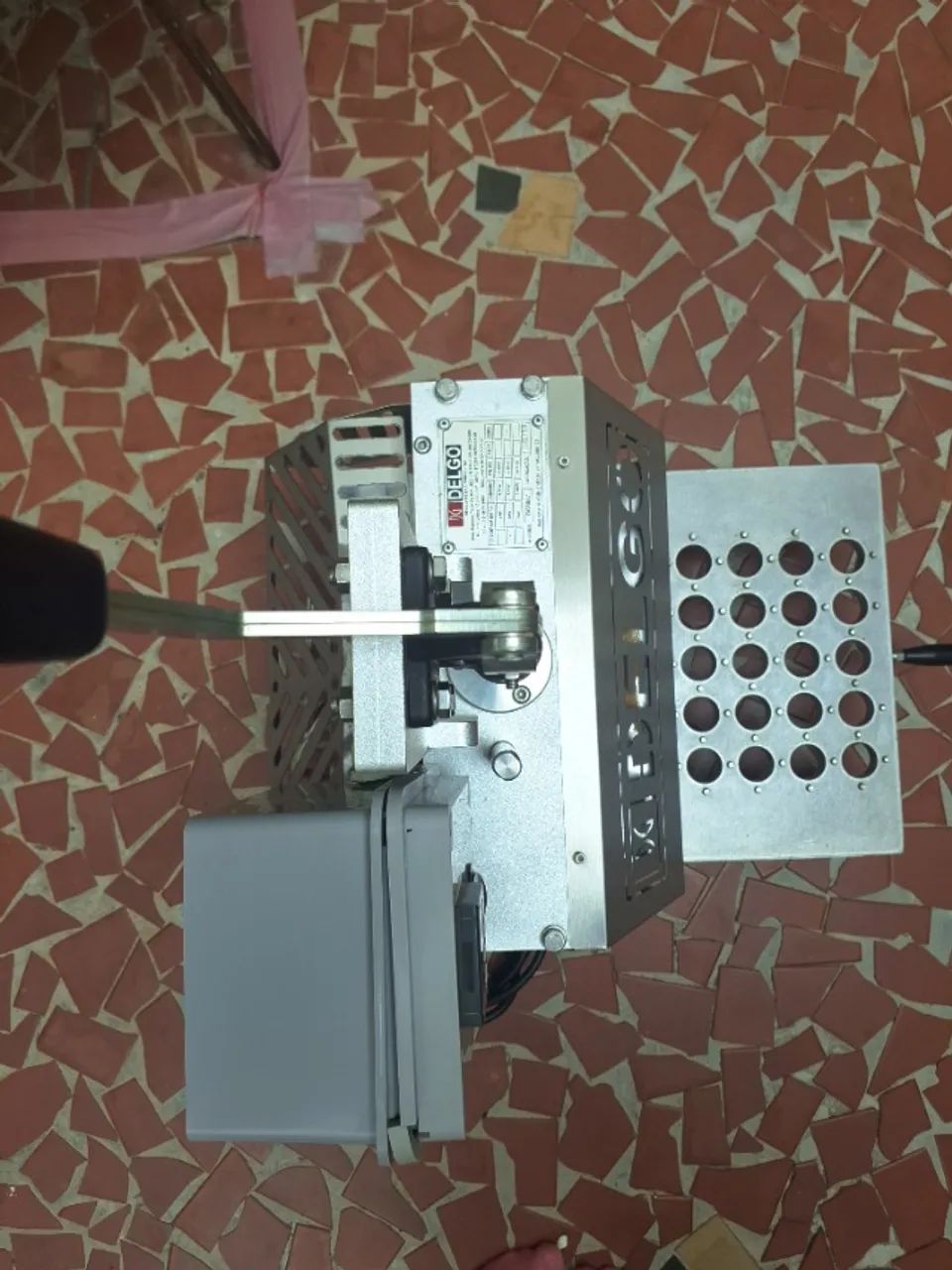 Máquina Seladora de Cápsulas e Cálices Delgo - Foto 2