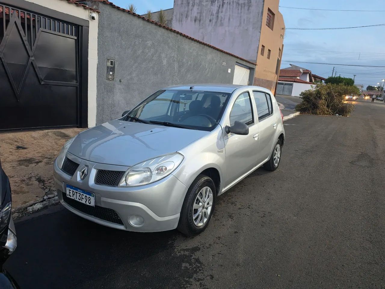 Renault Sandero SANDERO Authentique Hi-Flex 1.0 16V 5p 2011