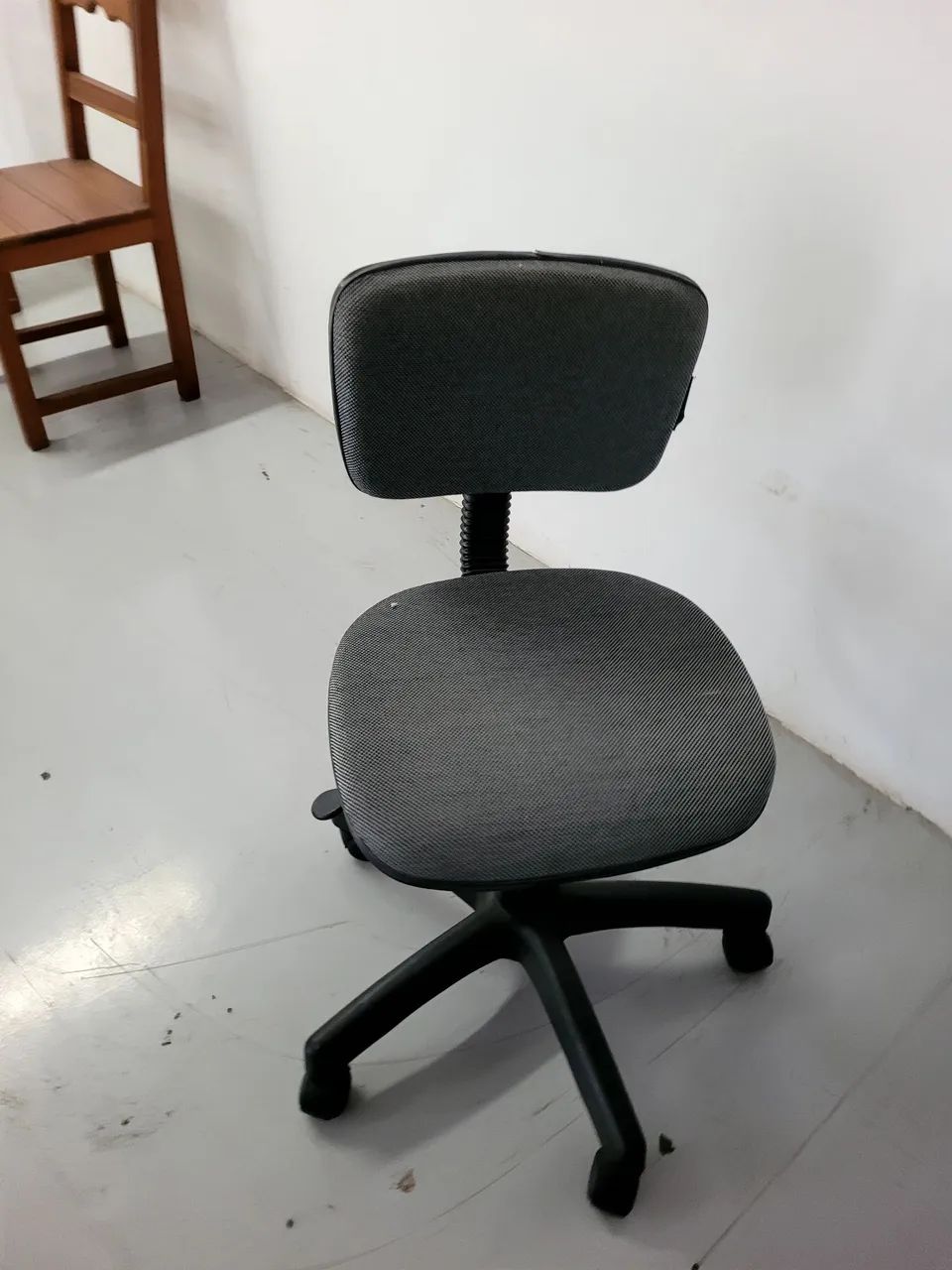 Cadeira de escritório simples