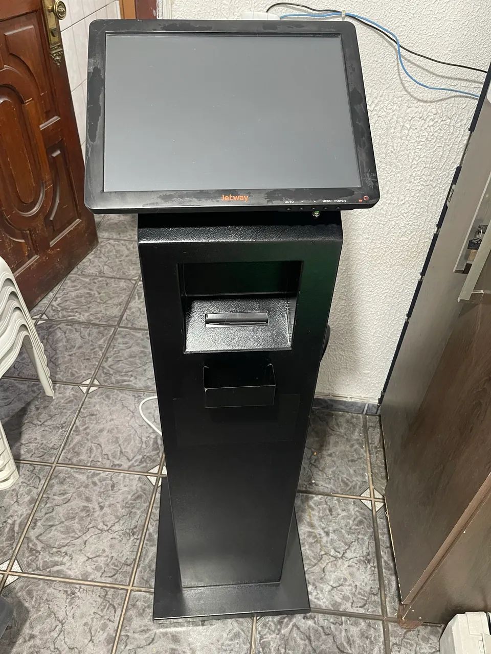 Totem de Autoatendimento, com PC interno integrado e monitor  - Foto 5