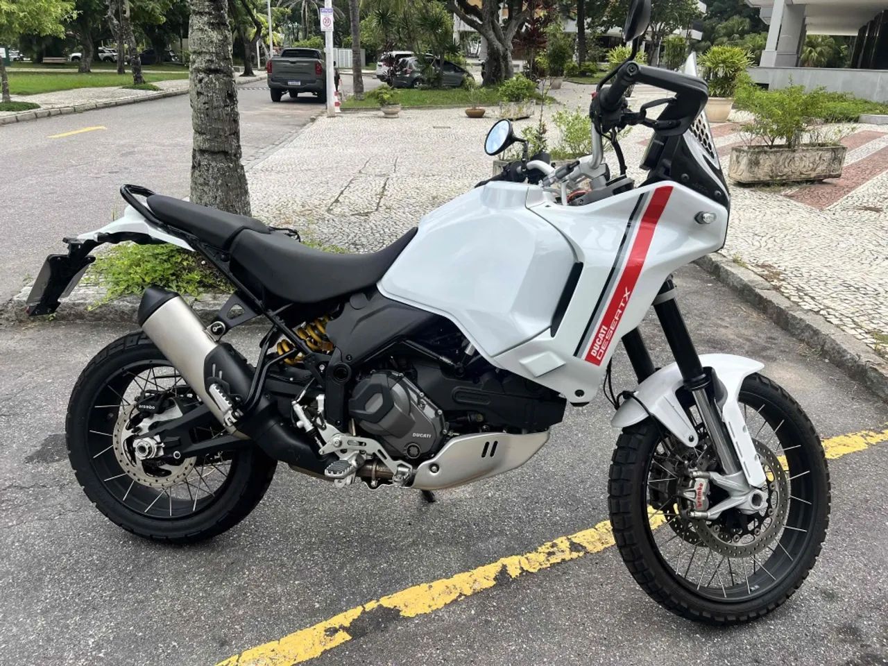 Ducati Desert x 2024 - Foto 4