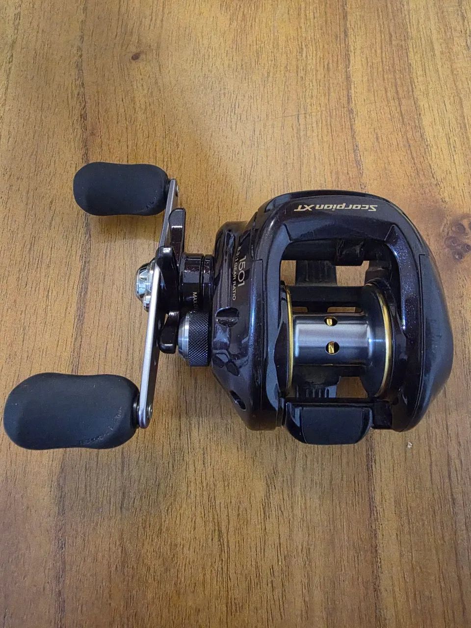 Carretilha Shimano Scorpion XT 1501 - lado esquerdo - Esportes