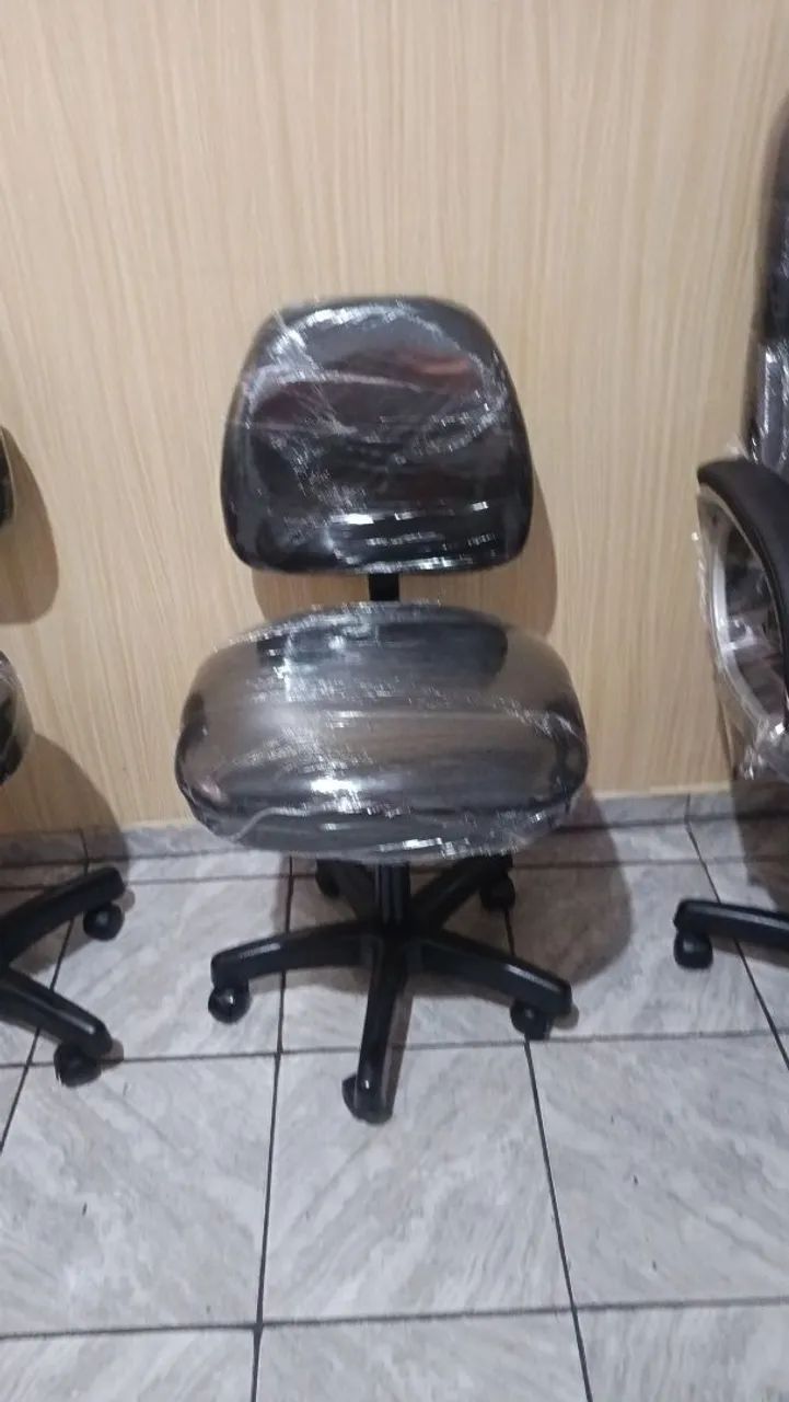 Vendo cadeiras de escritório  - Foto 2
