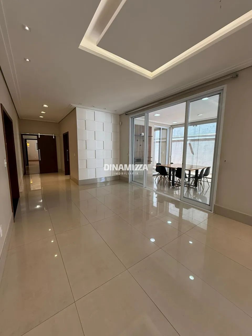 Casa a venda Cond. Damha II com 04 suítes e 300m² de construção - Foto 3