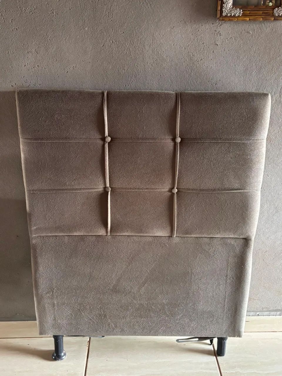 Cabeceira estofada de cama de solteiro 