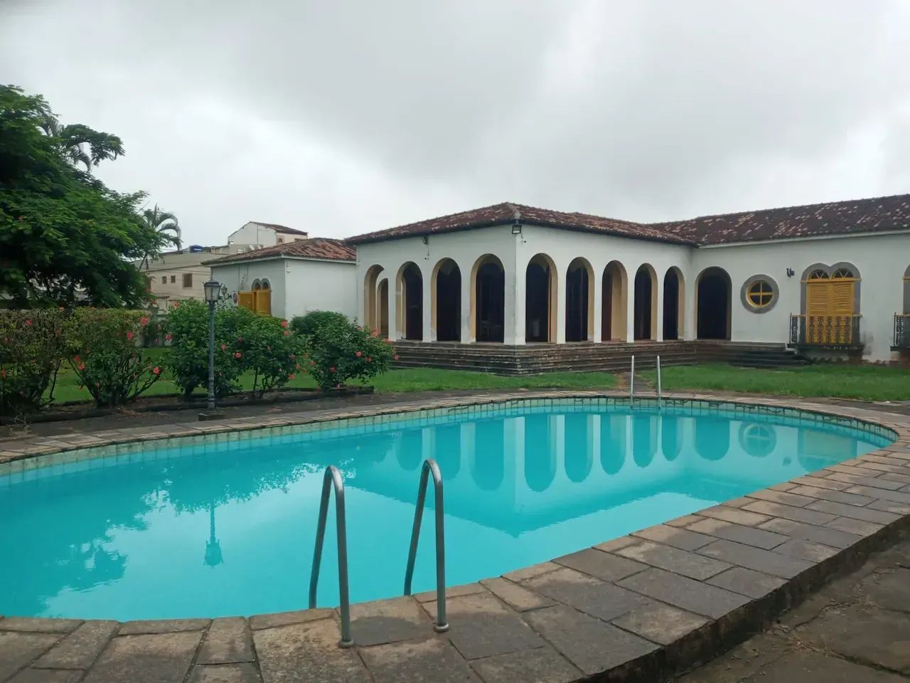Vendo Casarão com 2076m² de terreno e  5 quartos no Centro - Macaé - RJ - Foto 2
