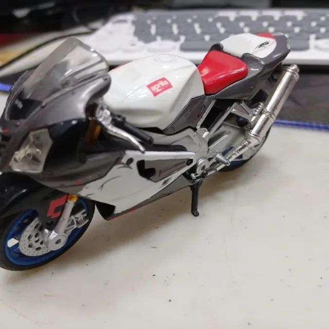MINIATURA DE MOTO Aprilia RSV - Foto 5