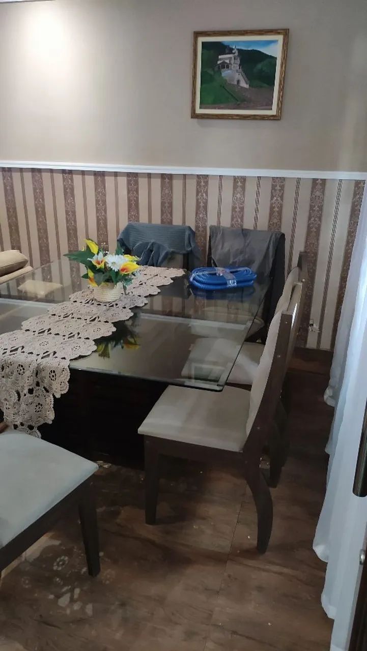Mesa de vidro com 6 cadeiras. - Foto 2
