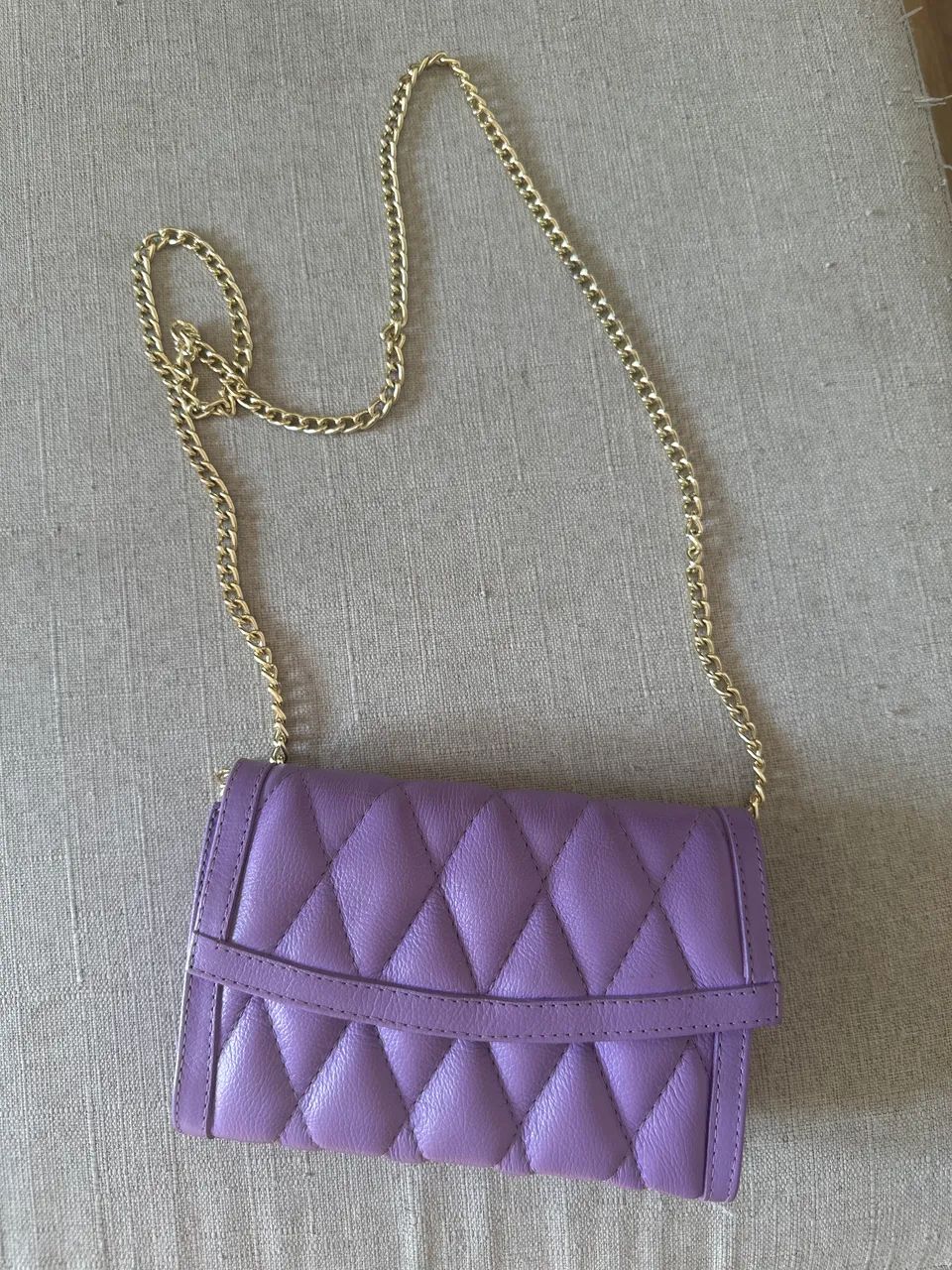 Bolsa em couro semi nova 