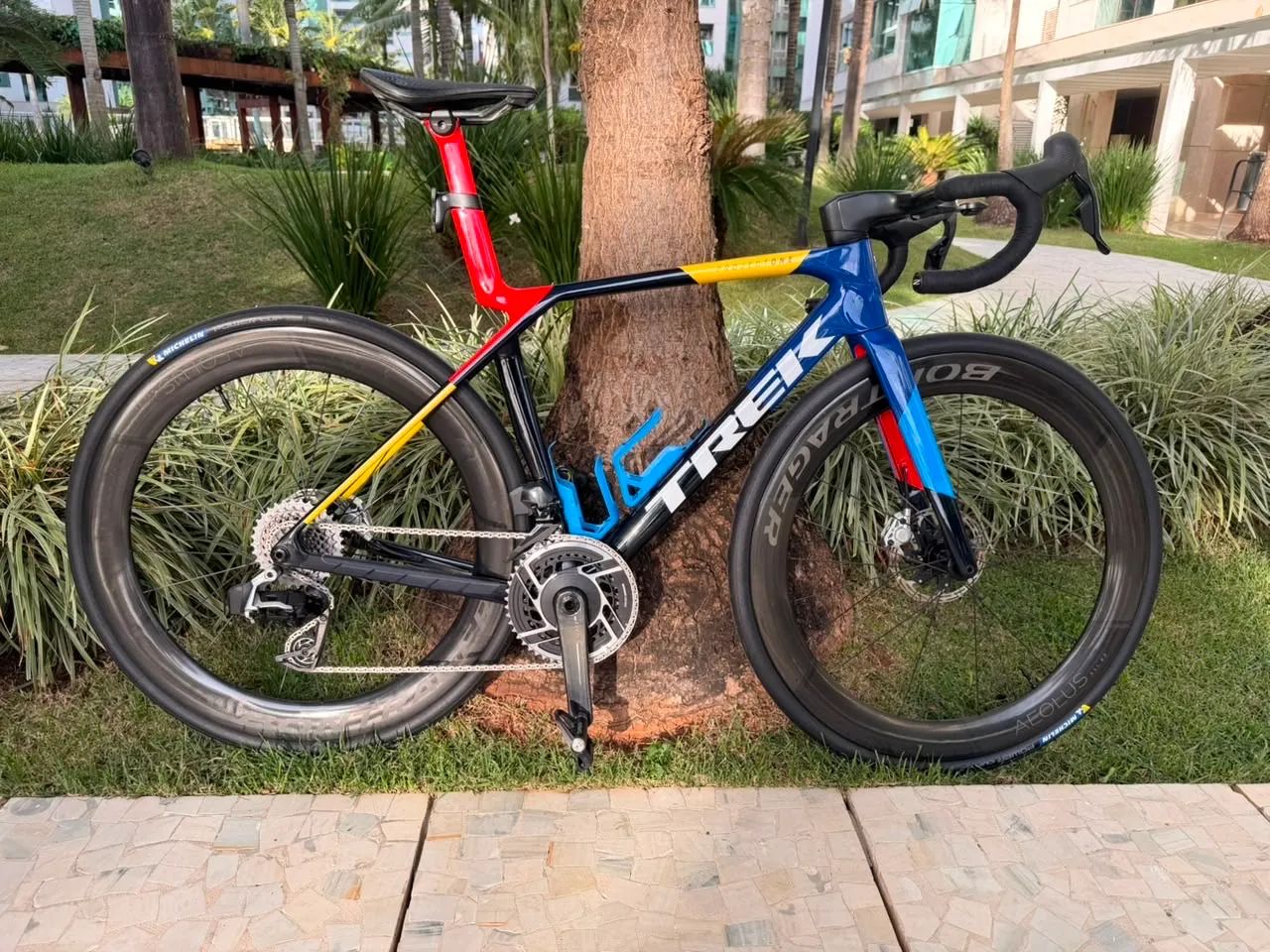 TREK MADONE SLR 9 GEN 8 PROJECT ONE - LIDL