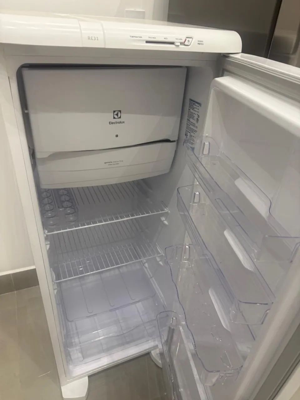 Geladeira Electrolux muito nova - Foto 2
