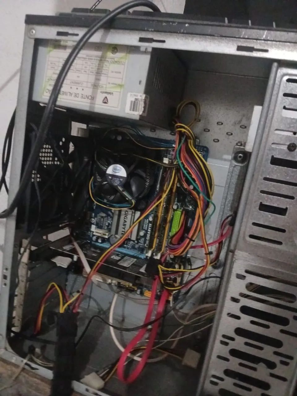 Kit PC Core 2 Quad Q9300 + Placa-Mãe + 4GB DDR2 + Fonte