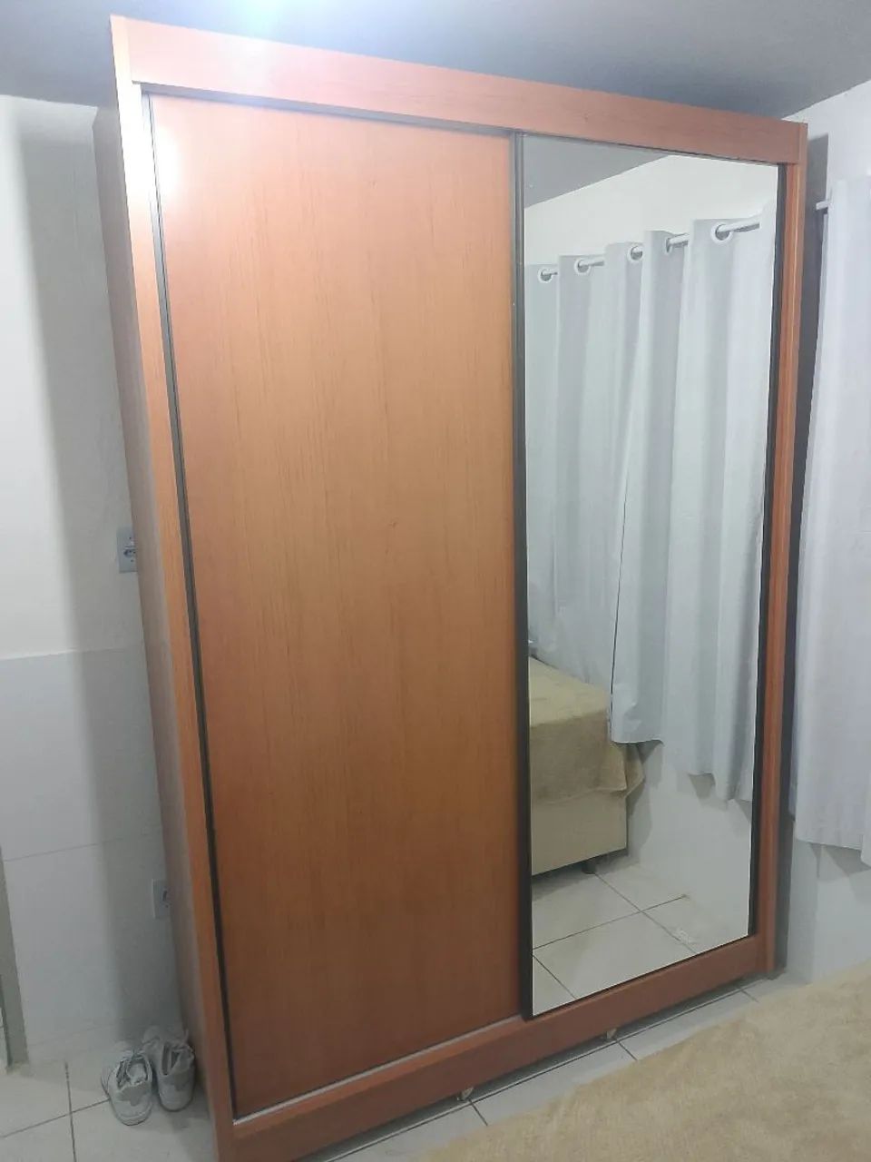 Guarda roupa e cama box casal 2.999,00
