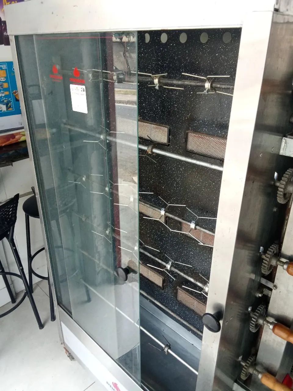 Máquina de frango assado pouco tempo de uso - Foto 4