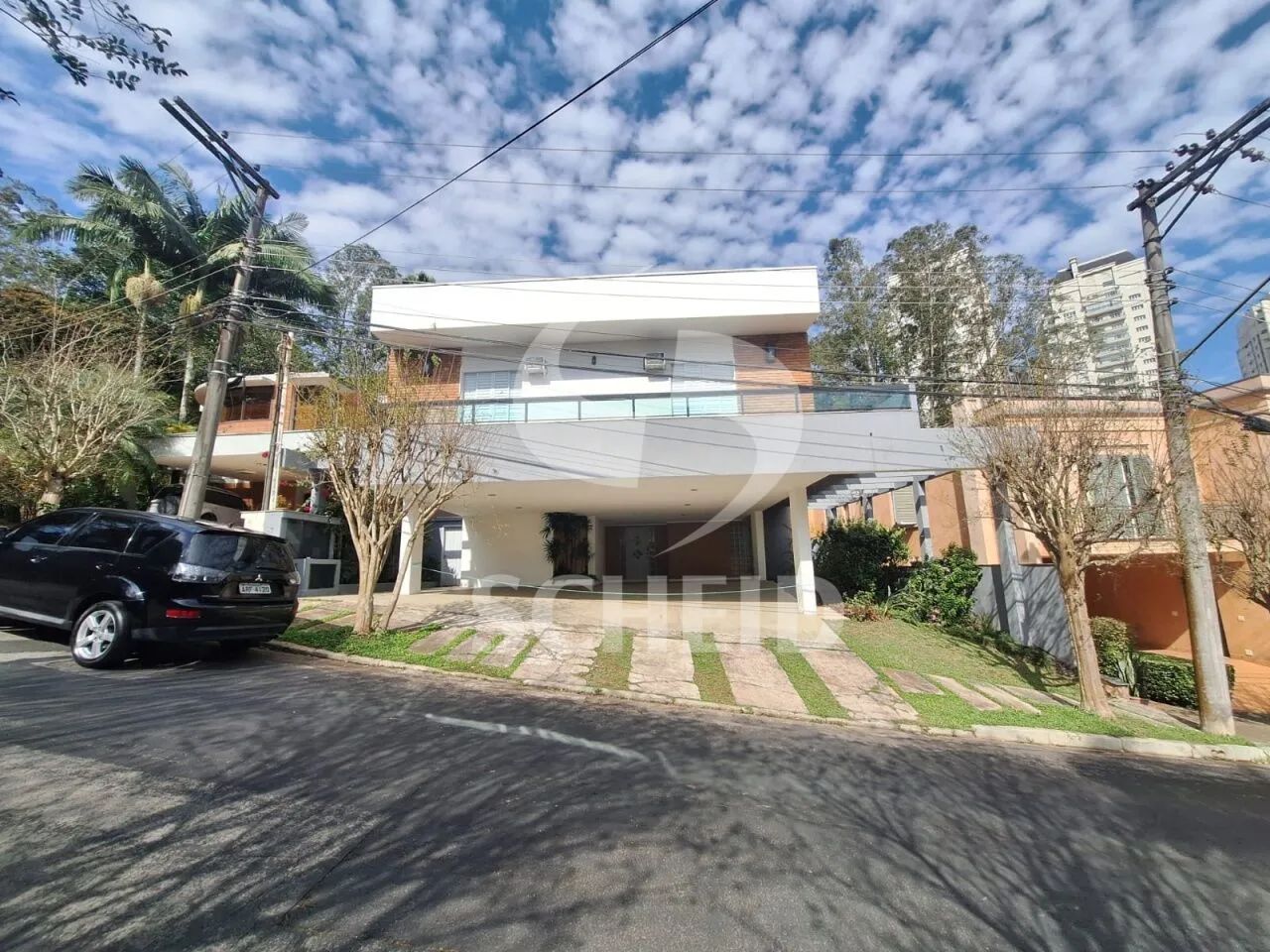 Casa A Venda de 487,00m² útil, com 5 quartos e 5 vagas no Morumbi !