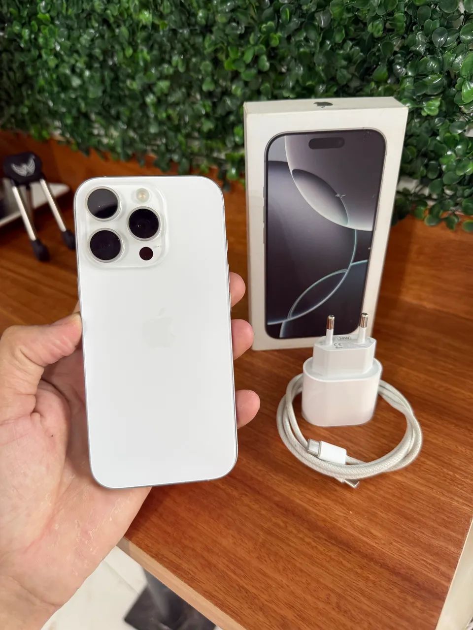 IPhone 16 Pro C/ caixa e cabo original - Foto 5