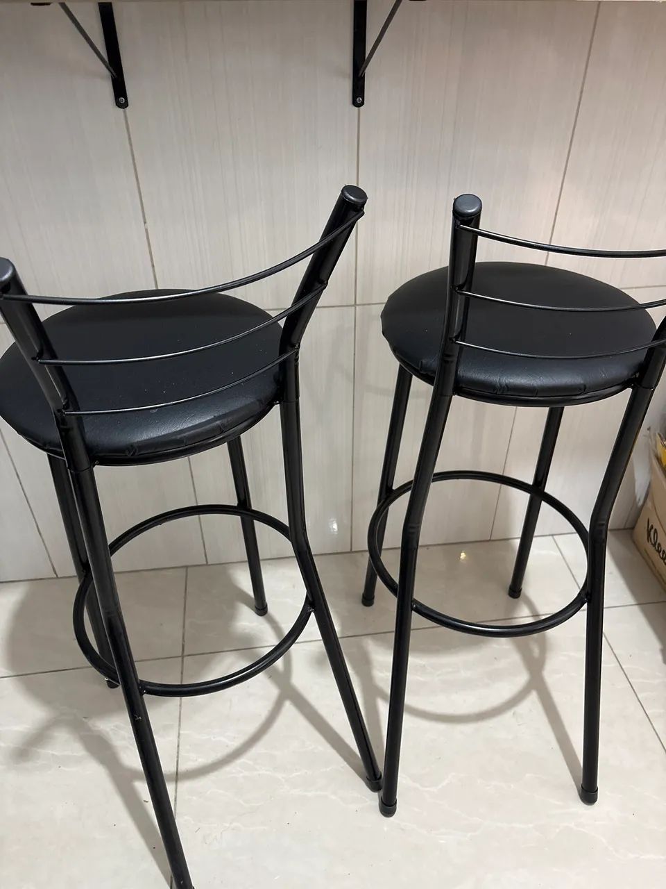 2 banquetas pretas  - Foto 2