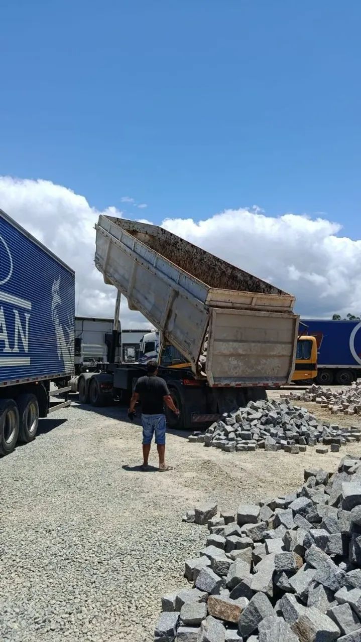 Pedra Parelepipedo Nova 3 reais