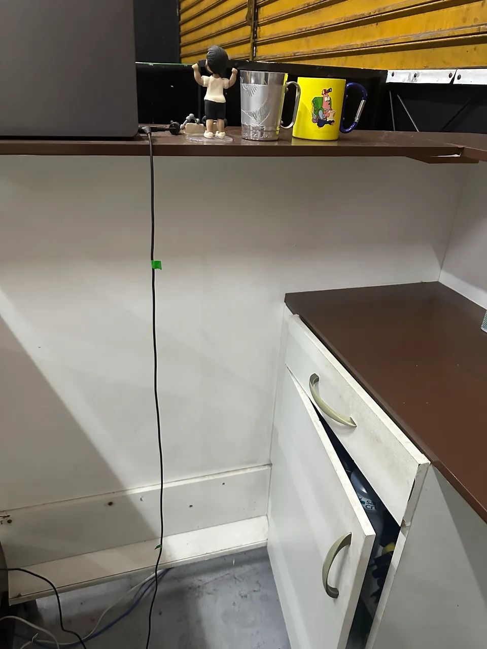 Balcao envelopado otimo estado para uso - Foto 2