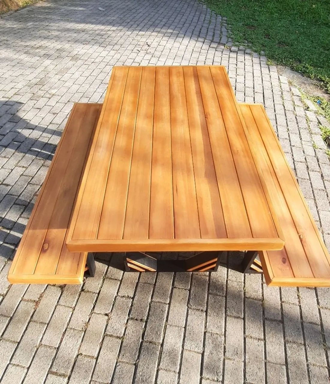 Mesa cim bancos Madeira Maciça. - Foto 2