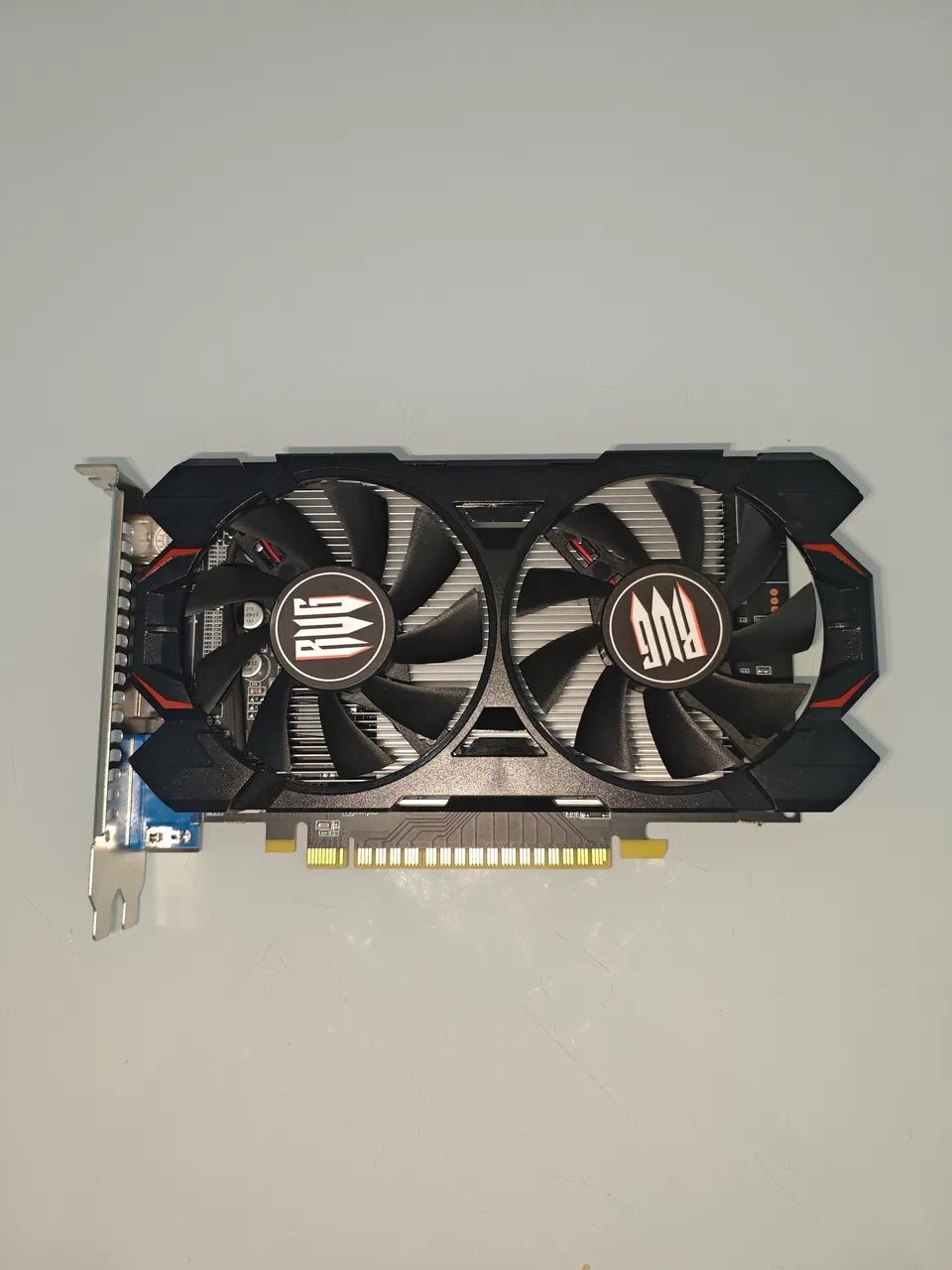 Placa de video Nvidia GTX 750 4gb COM DEFEITO 