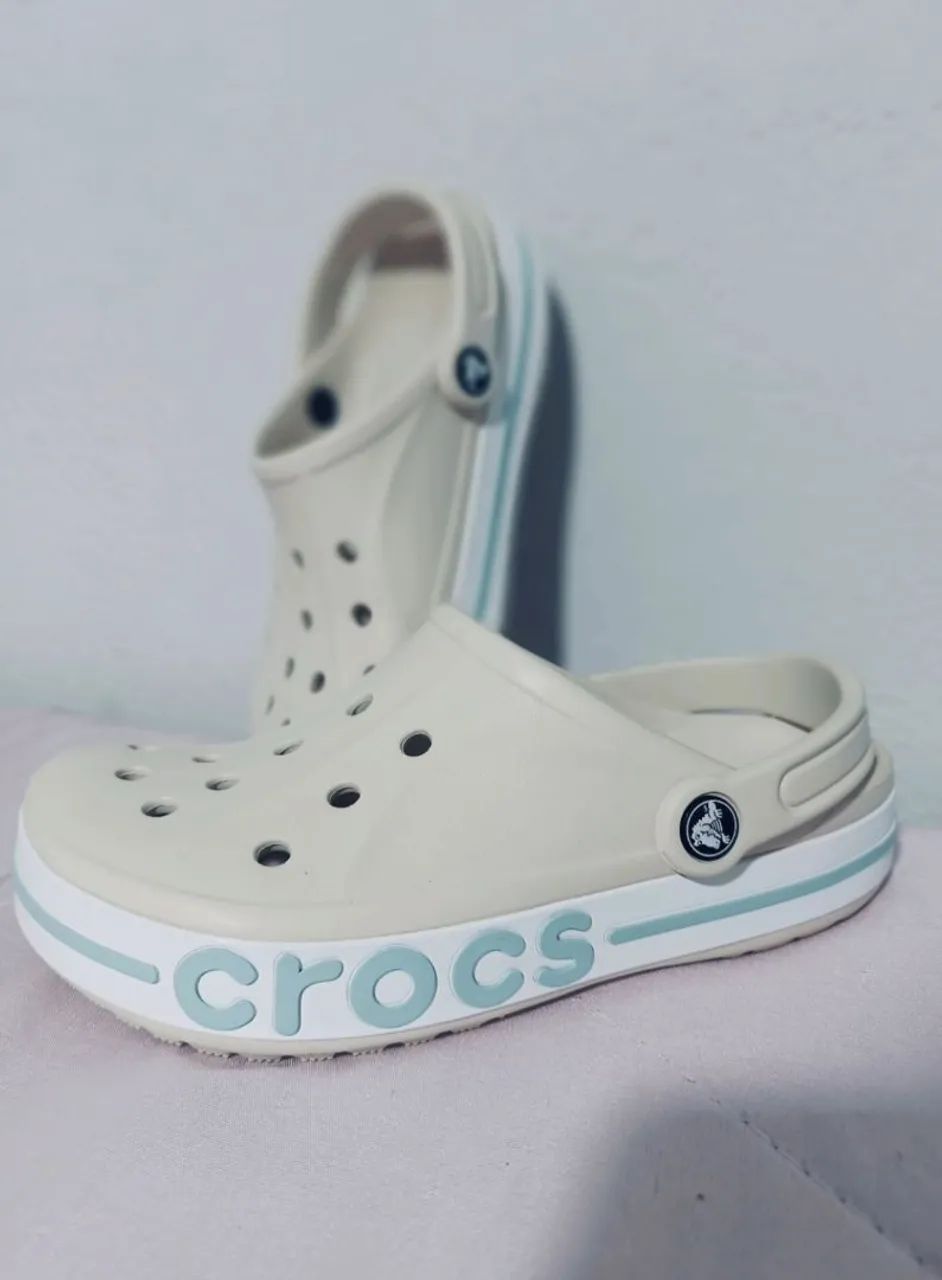 Sandália Crocs - Foto 3