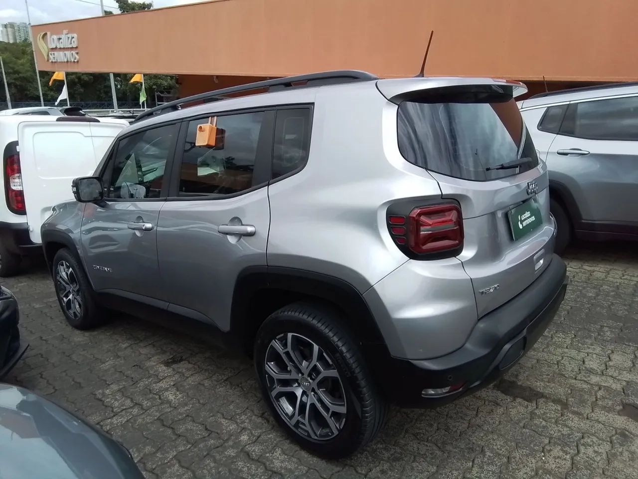 Jeep Renegade Long. T270 1.3 TB 4x2 Flex Aut., foto 3 de 14