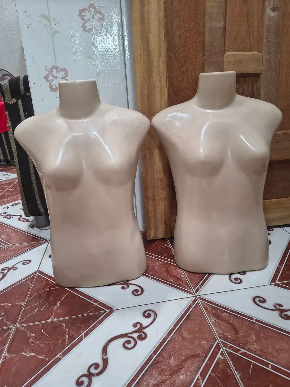 2 MANEQUINS DE BUSTO