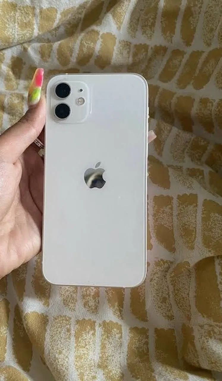 iPhone 12 impecável 