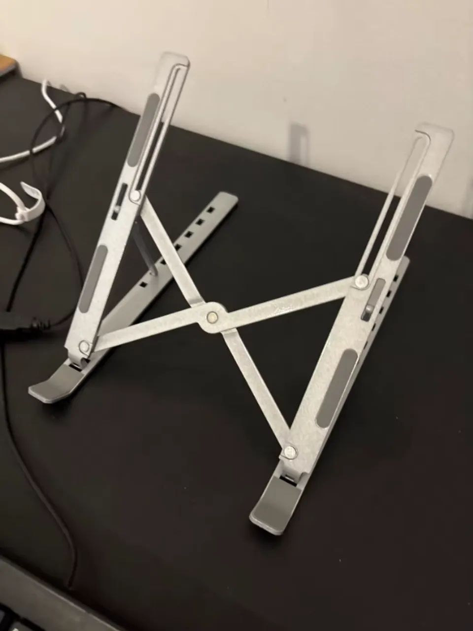 Suporte Ajustável para Notebook até 17" em Alumínio