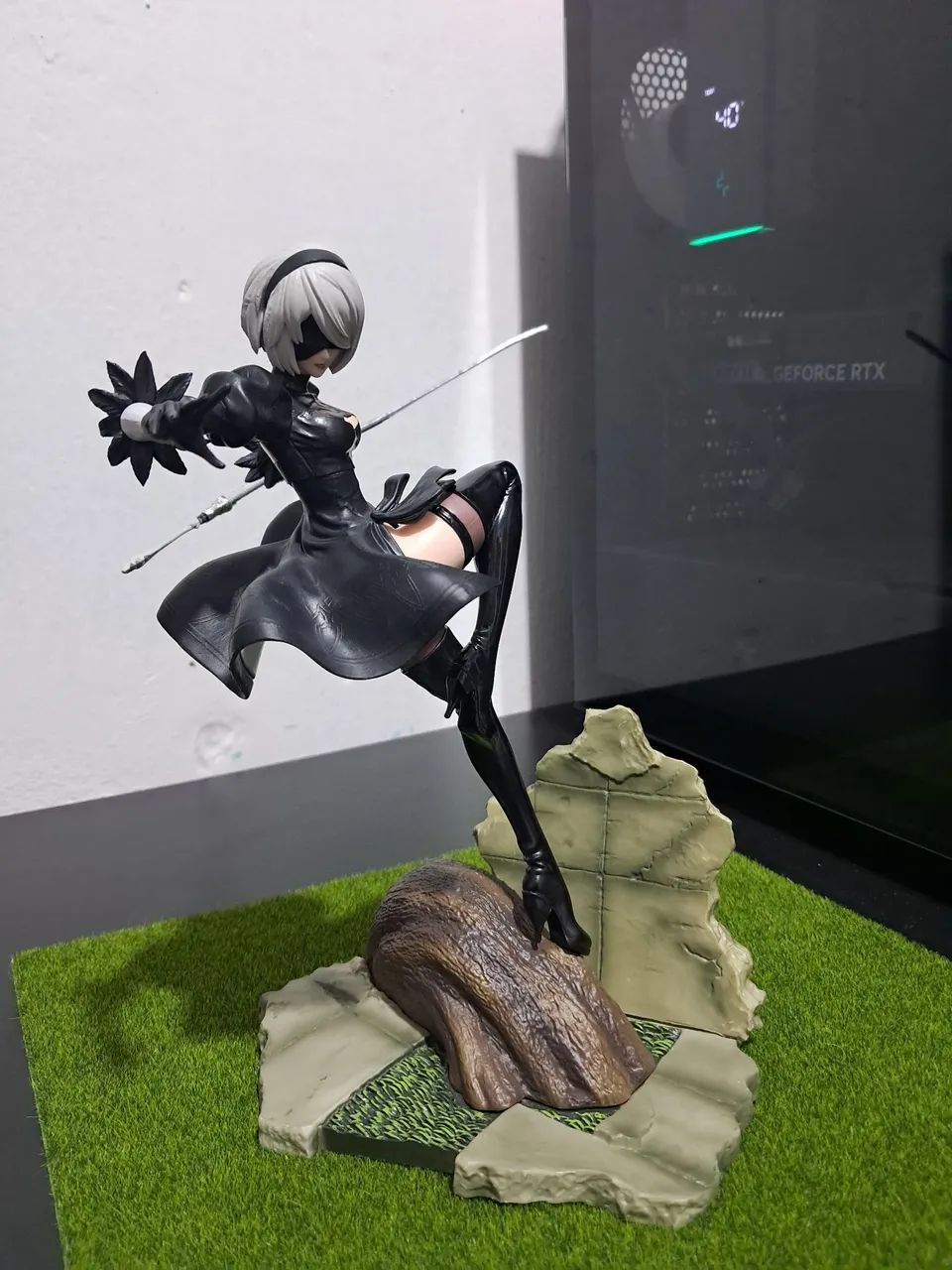Action Figure Nier: Automata 2B 24cm - Foto 2