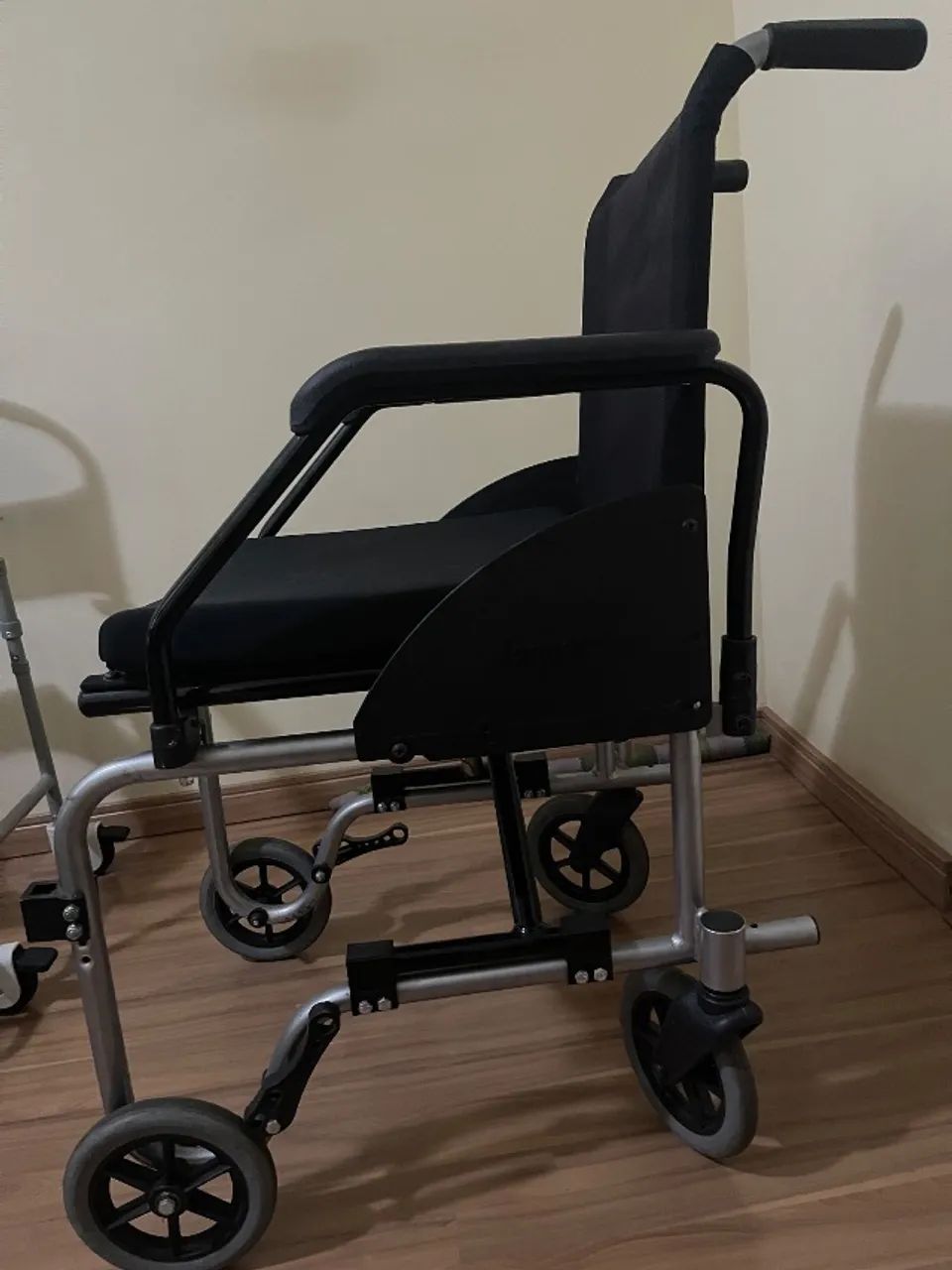 Cadeira de rodas - Foto 3