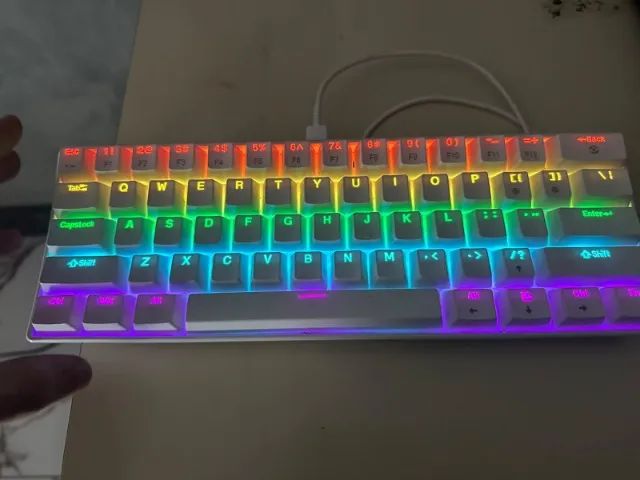 Teclado mecânico Switch RED 60% totalmente branco! - Foto 4