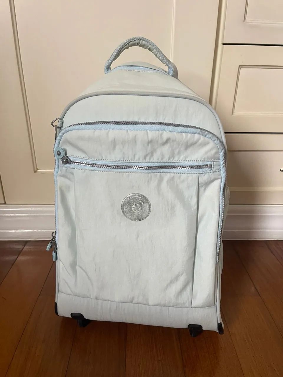 Mochila de rodinha Kipling com estojo e lancheira