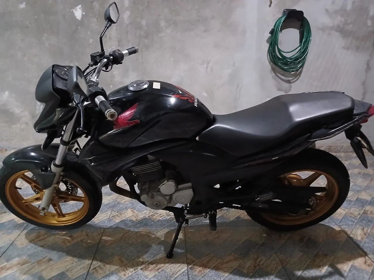 CB 300 - Foto 2