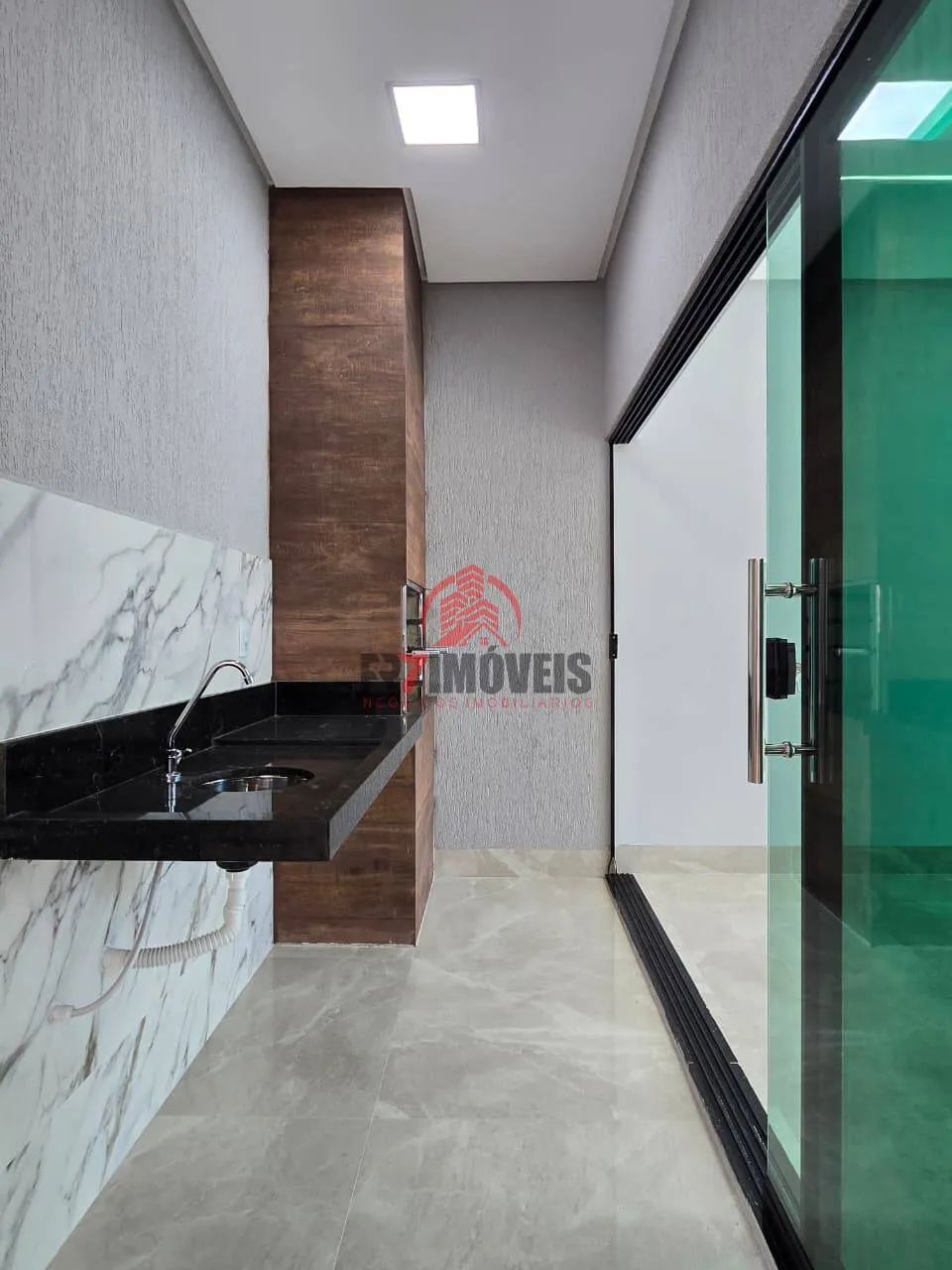 CASA COM FACHADA AMPLA - GOIÂNIA 2 - GO - Foto 4