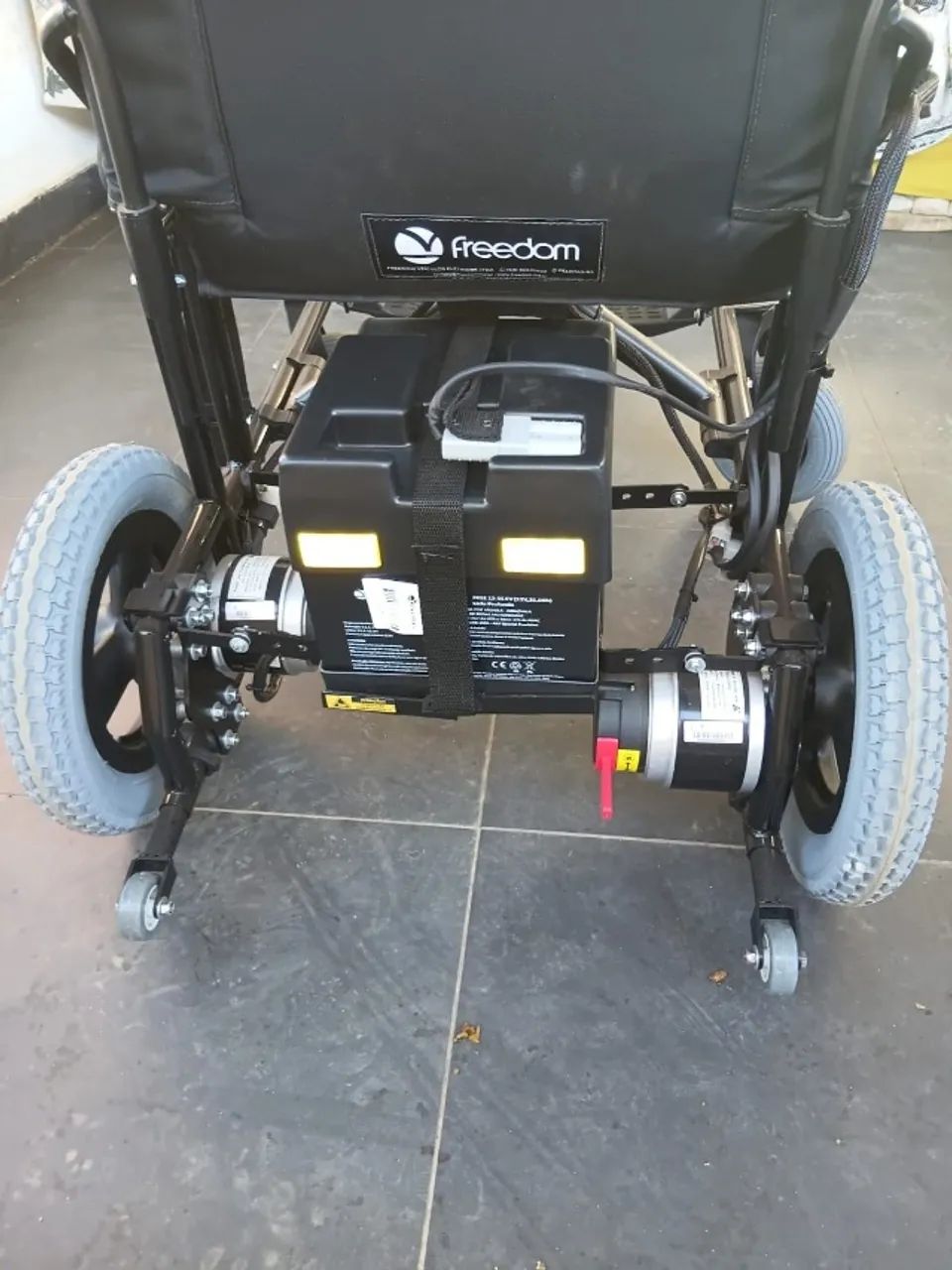 Cadeira de Rodas Motorizada Freedom (NOVA) - Foto 2