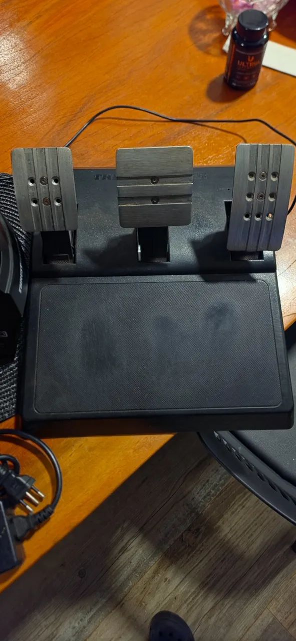 Volante Thrustmaster T300 RS GT + Pedal - Foto 3