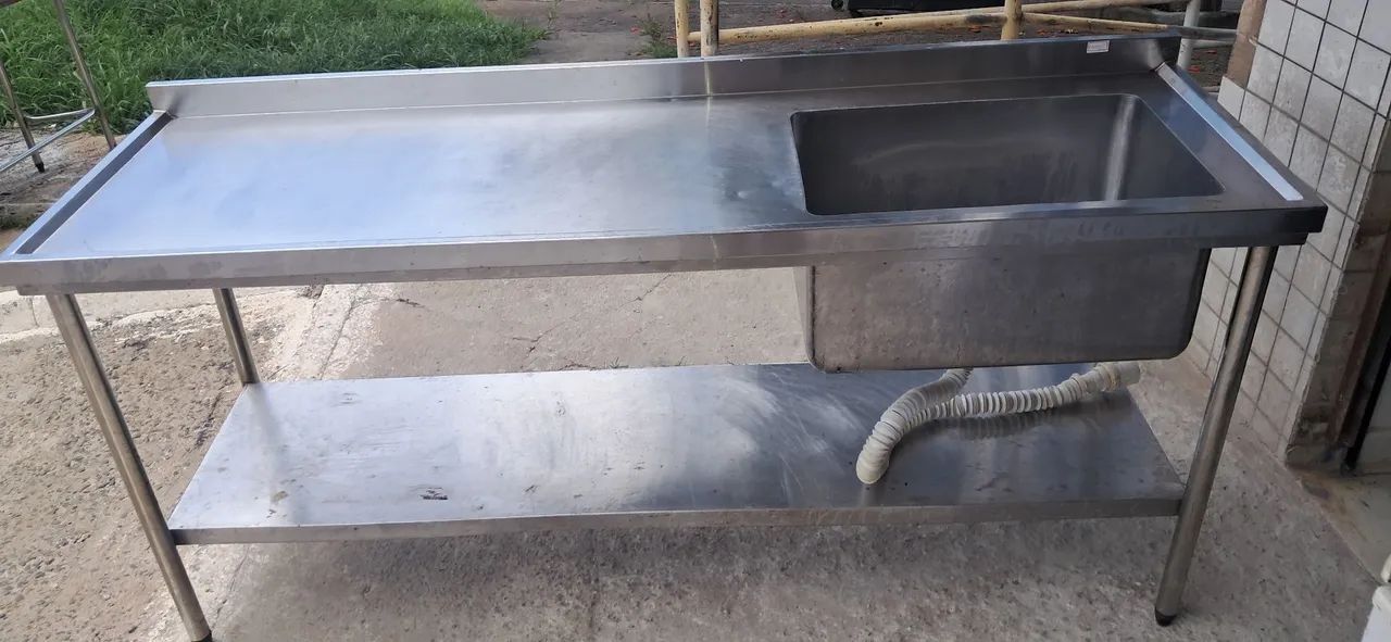 Vendo bancada inox com pia bem conservada - Foto 2