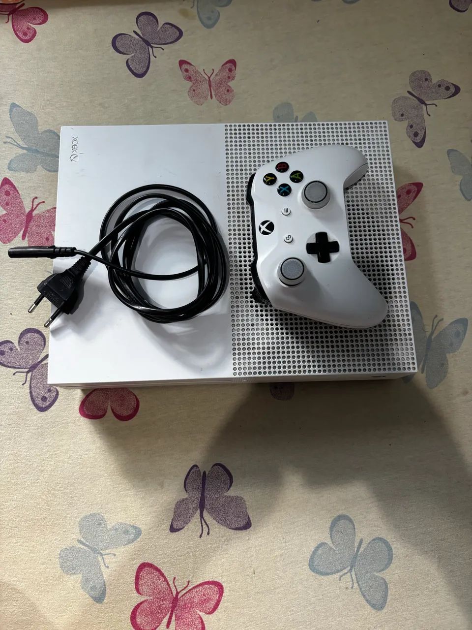 Xbox one S/Semi novo 